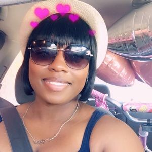 Meet your Posher, Deandra